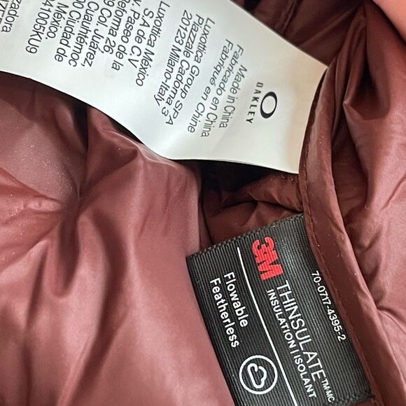 Oakley Drift-o-Puff Men’s Ski Jacket in Granache color - Picture 5 of 6